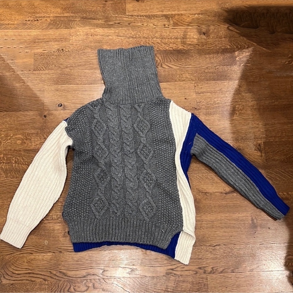 Zara Women’s Blue, Grey, and White Turtle Neck Sweater Size Small